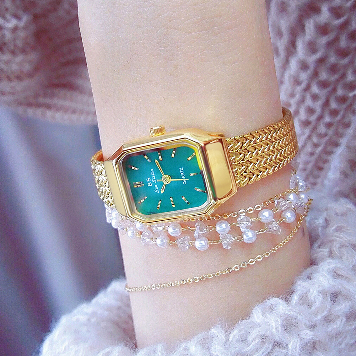 Women's Antique Look Style Casual Bracelet Fashion Watch